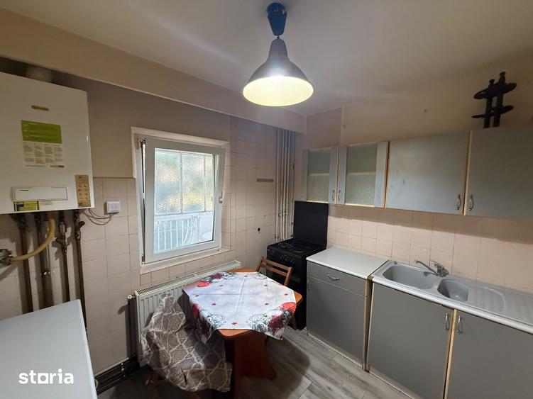 Apartament cu 2 camere decomandat, mobilat în Polivalentă