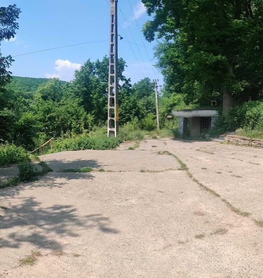 Spațiu comercial, de 1,500 mp, în Pârcovaci