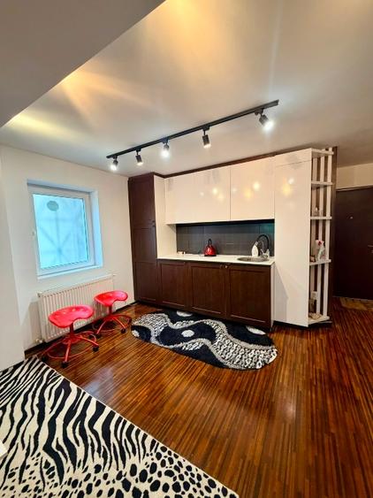 Apartament cu 2 camere semidecomandat, mobilat în Timpuri Noi