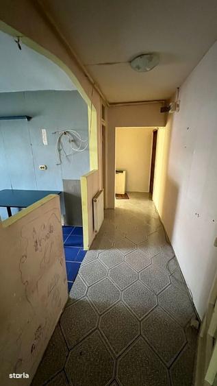 Apartament cu 3 camere în Micro 16