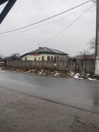 Teren de 2000 mp, în Central