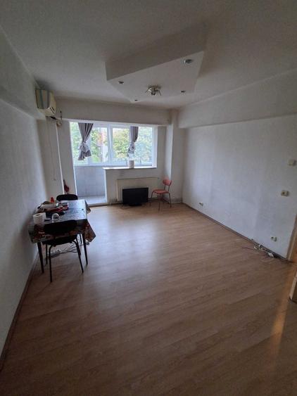 Apartament cu 2 camere semidecomandat în Titan