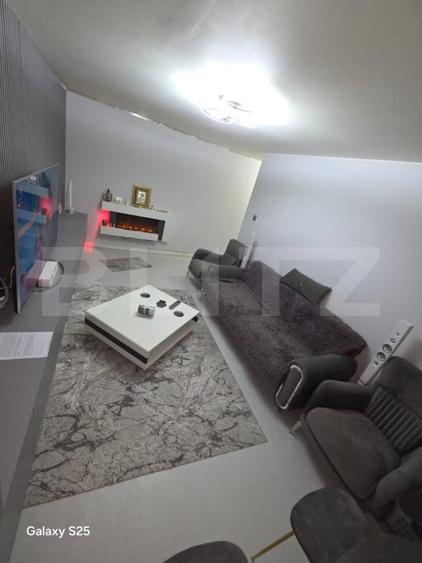 Apartament cu 3 camere decomandat, mobilat în Micro 12