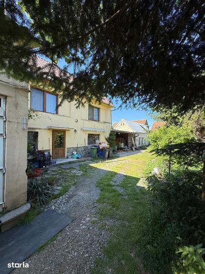 Casă cu 5 camere cu Teren 1700 Mp în Șura Mică