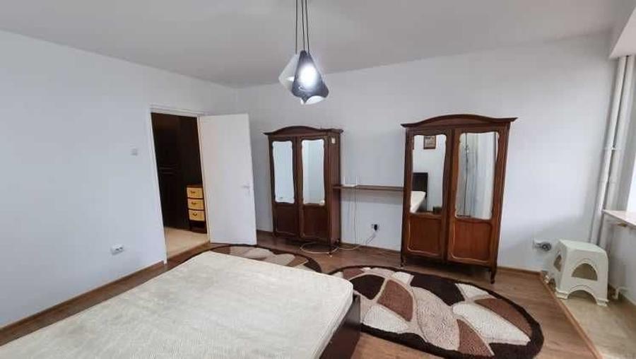 Garsonieră decomandată în Gării