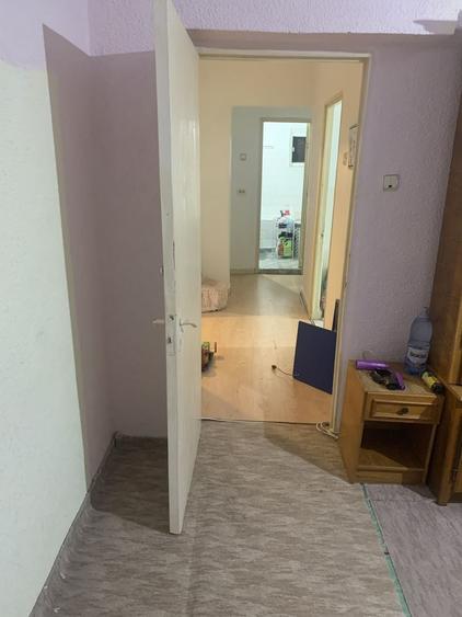 Apartament cu 2 camere decomandat în 1 Mai