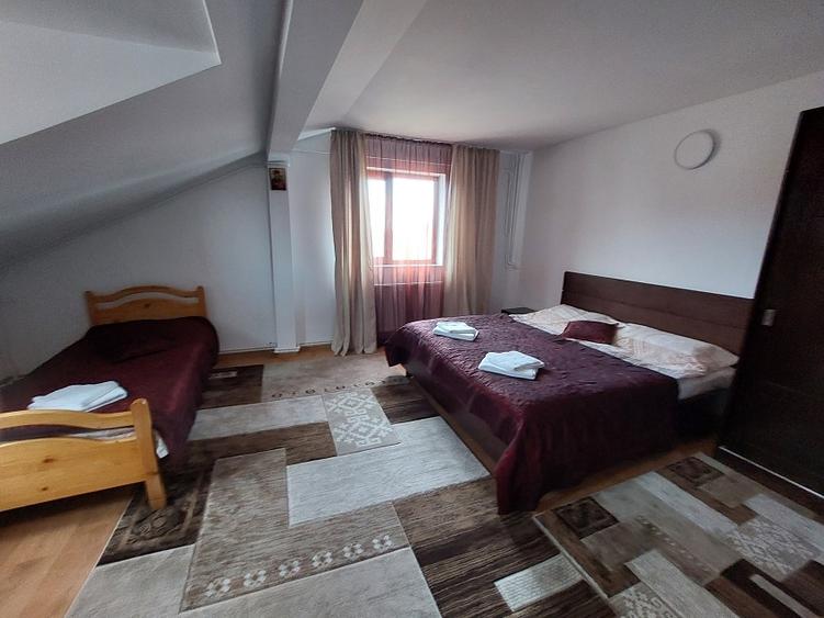 Casă cu 15 camere cu Canalizare în Sărata