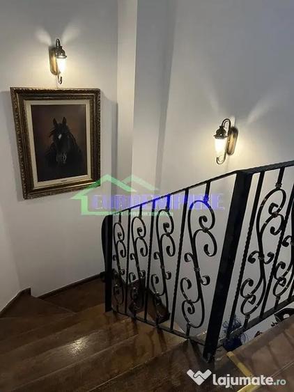 Apartament cu 4 camere decomandat în Central
