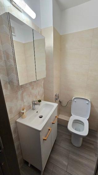 Apartament renovat 3 camere, 2 bai, loc parcare, decomandat, Gavana 3 - 13