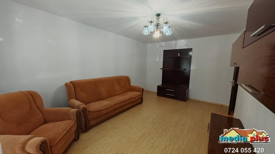 De vânzare – Apartament 3 camere, decomandat, Siderurgiștilor - 1