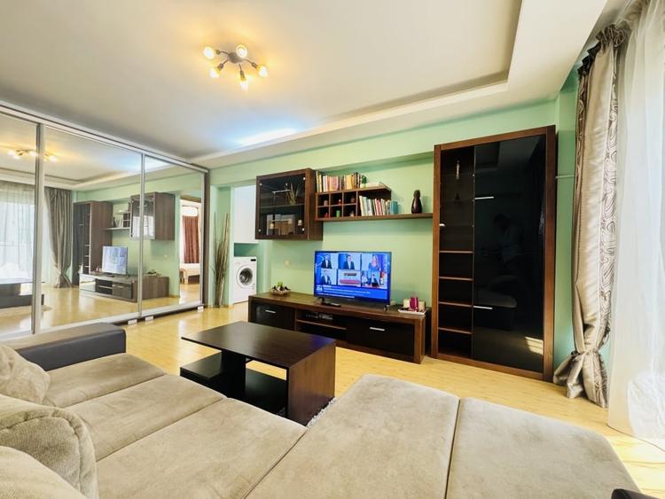 Apartament cu 2 camere semidecomandat, mobilat în Timpuri Noi