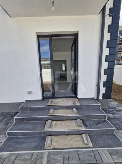 Duplex compus din doua case la 1,3 kilometri de statia de metrou Nicolae Teclu - 36