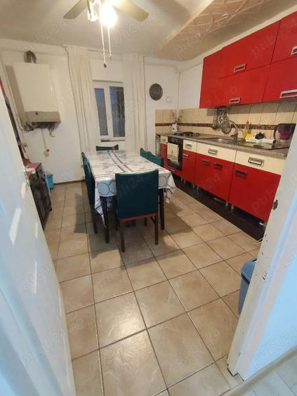 Proprietar, bdul Republicii, apartament 3 camere decomandat, 71 mp. doua bai - 4