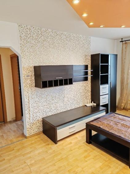 Închiriez apartament 3 camere Calea București Brașov - 1