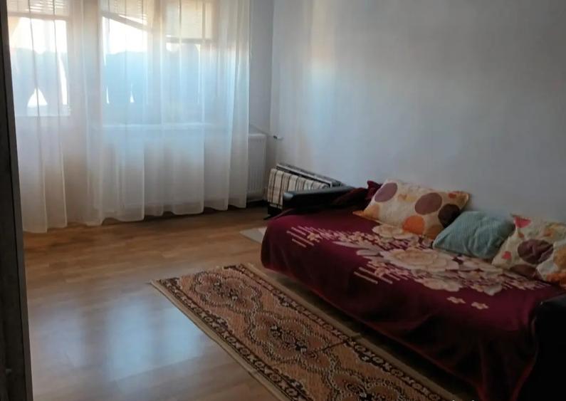 Inchiriez apartament 2 camere Pia?a Moldovei - 4