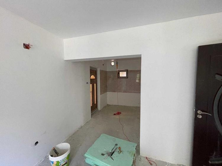 Casă cu 4 camere în Bogați