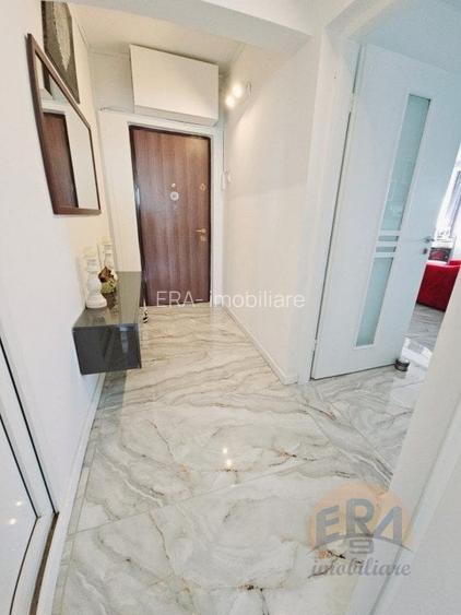 Apartament cu 3 camere semidecomandat, mobilat în Rogerius