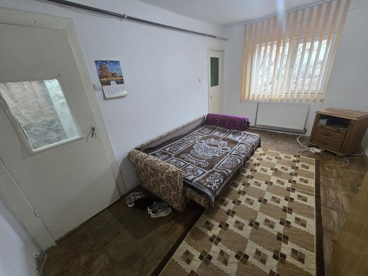 Zona Soarelui. Centrala. Geamuri termopan. - 2