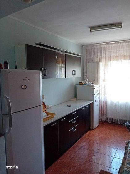 Vand apartament 4 camere Rosiorii de vede - 3