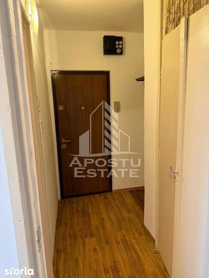 Garsoniera, etaj intermediar, situata in zona Girocului - 1