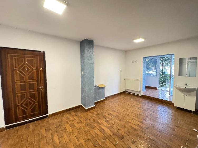 Spatiu stradal, 50 mp, zona Anda - 5