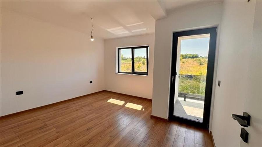 Vila tip duplex de vanzare in Rediu, design mediteranean, panorama catre Dealul - 18