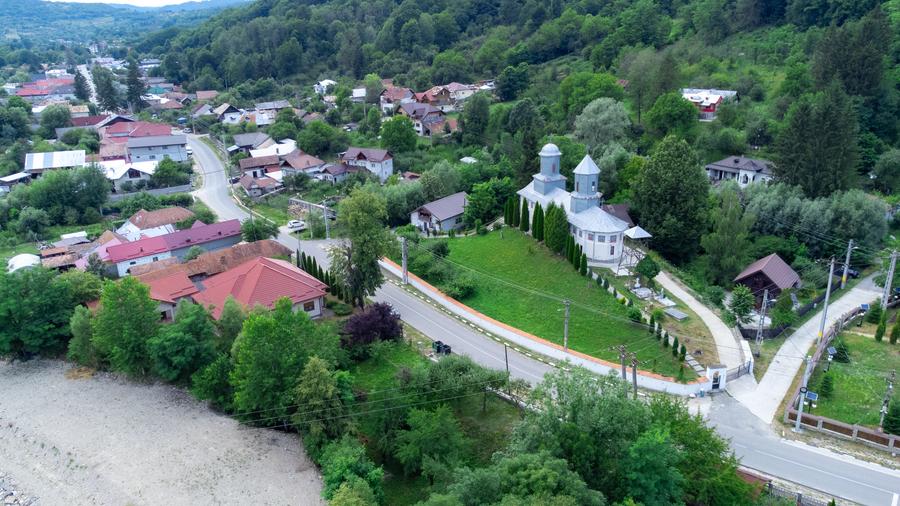 Vanzare - casa Bezdead - casa de vacanta - 2