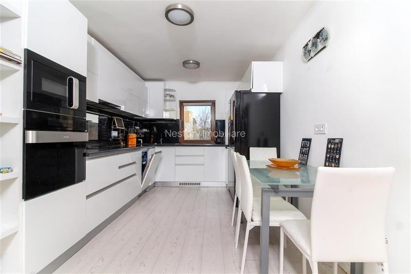 Apartament cu 4 camere semidecomandat, mobilat în Zorilor