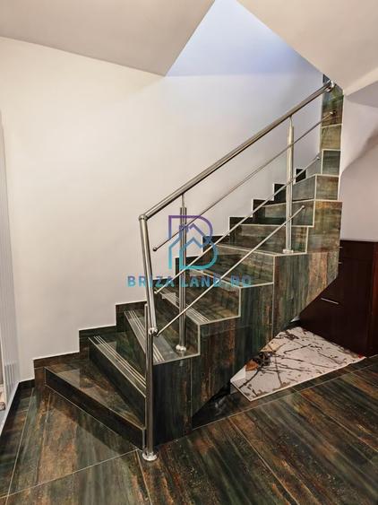 1 Mai, Domenii, casa 2 corpuri, total 4 camere, 3 bai, 2 bucatarii, teren 118mp - 5