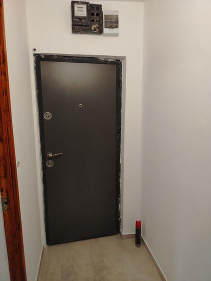 Apartament cu 2 camere semidecomandat în Berceni