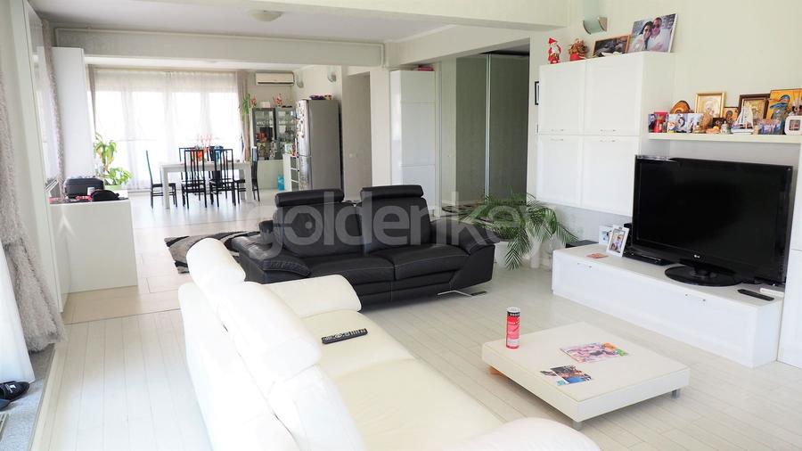 Apartament cu vedere spectaculoasa spre mare si lac - 4