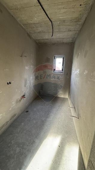Casa noua de vanzare in zona Parcul Mare (Regina Maria)-semifinisata - 8