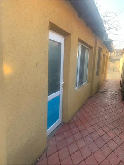 apartament 2 camere la curte - 1