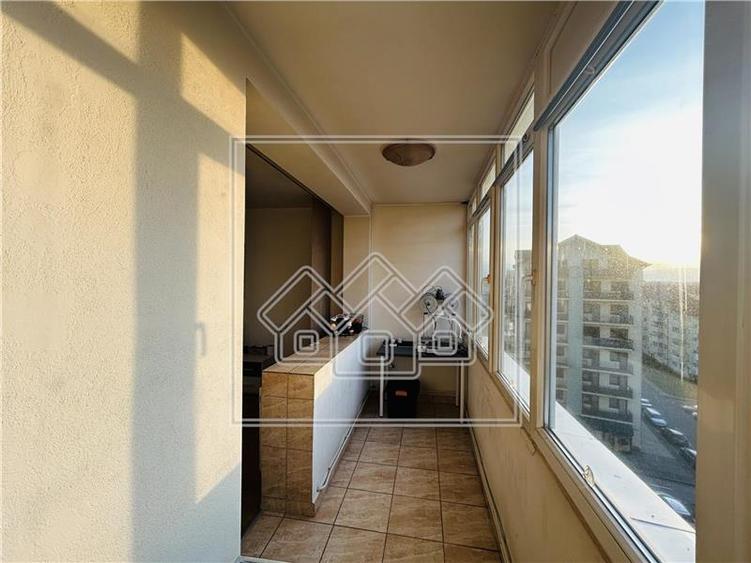 Apartament de vanzare in Sibiu - 3 camere, balcon si pivnita - - 4