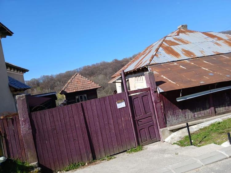 Vand casa si teren - 1