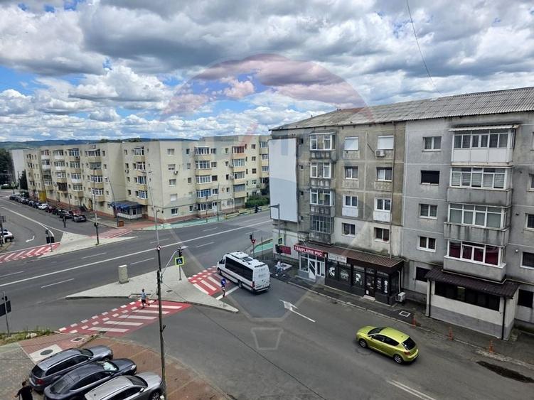 Apartament cu 3 camere decomandat de vanzare, zona Orizont - 11