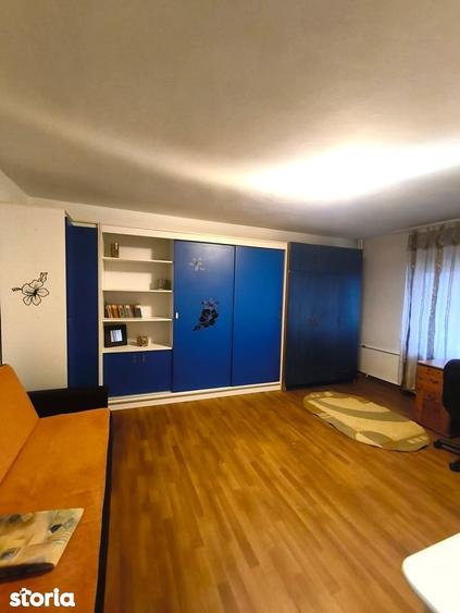 Garsonieră decomandată în Rahova