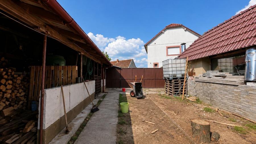 CASA RENOVATA DE VANZARE, SALONTA - 15