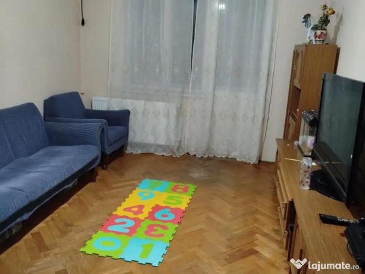 Apartament 3 camere de vanzare Pia?a Centrala, etaj 3 - 9