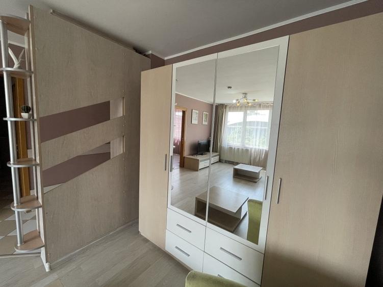 Apt. 2 camere mobilate, et.4, Calea Victoriei, bloc solid, vedere Palatul Regal - 5