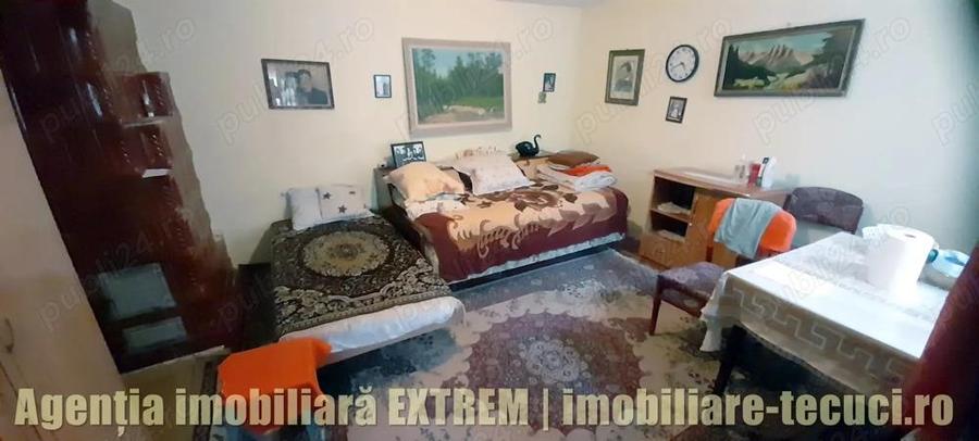 Casa cu 3 camere ?i 450mp, casa batraneasca, pe strada Plugului in Tecuci - 5