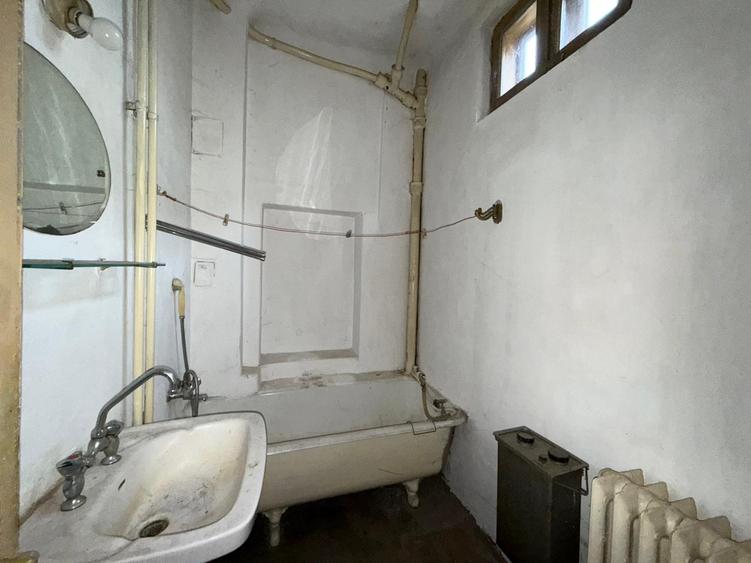 Vila in zona Băneasa, în imediata vecinătate a Parcului Herăstrău 7 camere - 14