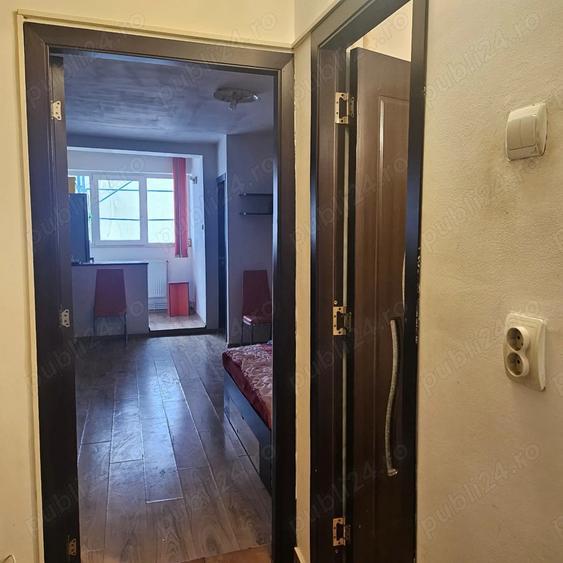 Garsoniera in zona Micro 3 Confort 1 Etaj 3 cu imbunatatiri Pret: 50.000 neg - 1