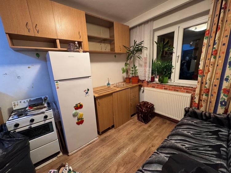 Garsoniera de vanzare in zona Dambovita