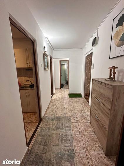De vanzare apartament cu 2 camere ?i 2 balcoane, in zona Scolii nr 5 - 1