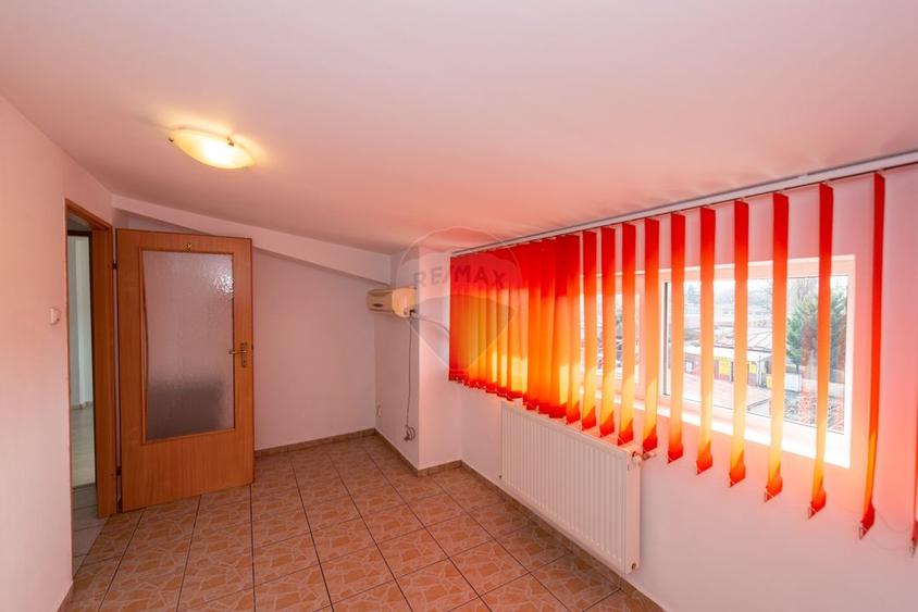 Vila de inchiriat, nemobilata, multifunctionala,  Aparatorii Patriei - 23