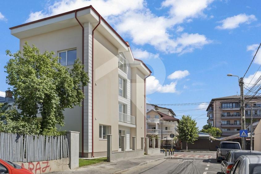 Vila sector 1 - 300mp - P+2+M - 11 camere - Chitila - 2