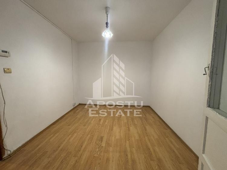 Apartament cu 2 camere in zona Sagului, centrala proprie, etajul intai - 5