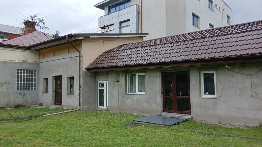 Teren si casa de vanzare - 1