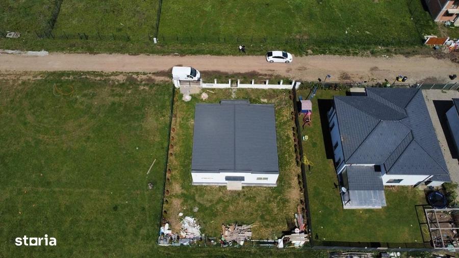 Casa/Vila cu 4 camere de vanzare - Sanpetru - 1